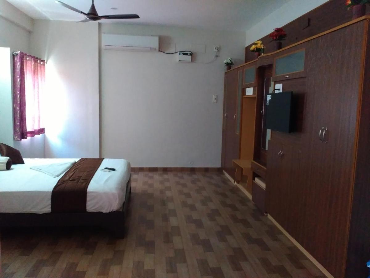 Subasree Cottage Tirunallar Kültér fotó